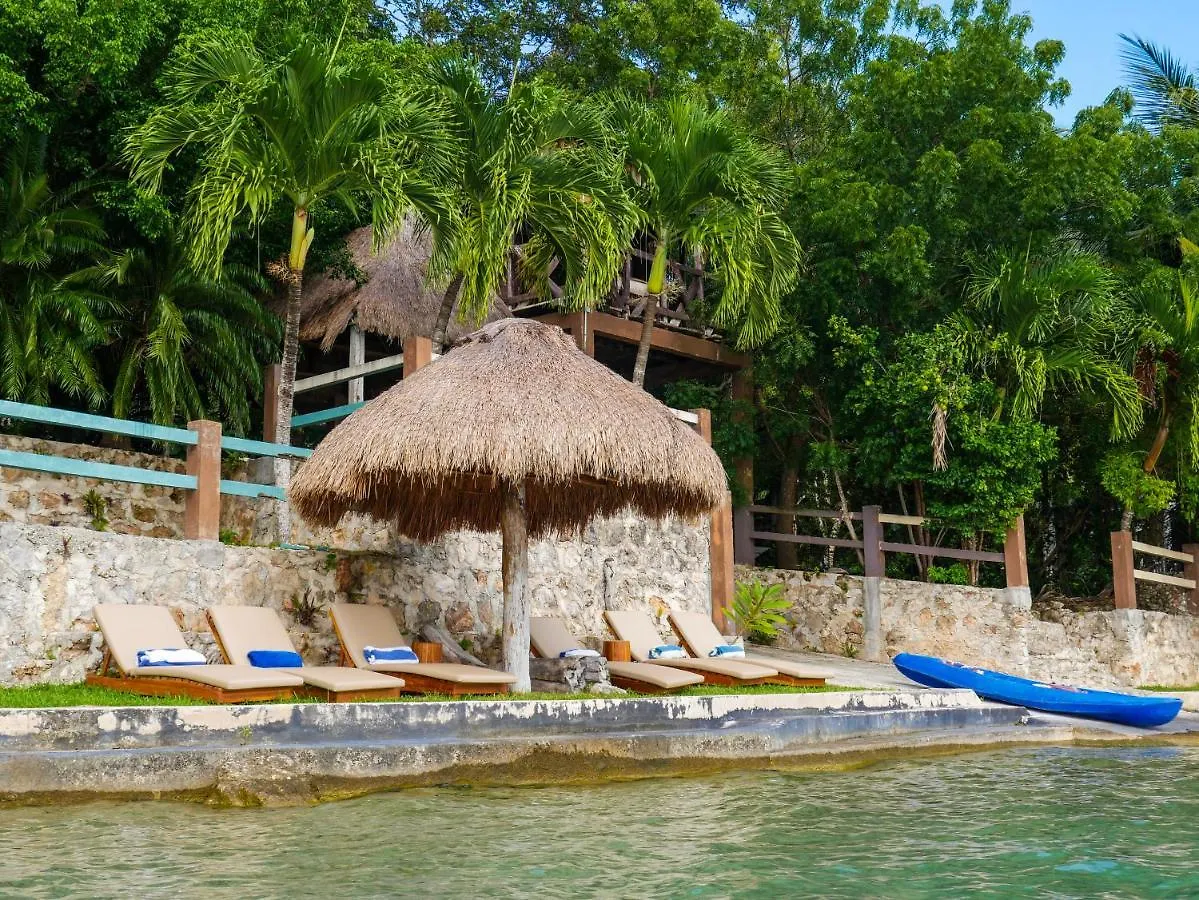 Villa Santuario Lake Front Oasis Bacalar