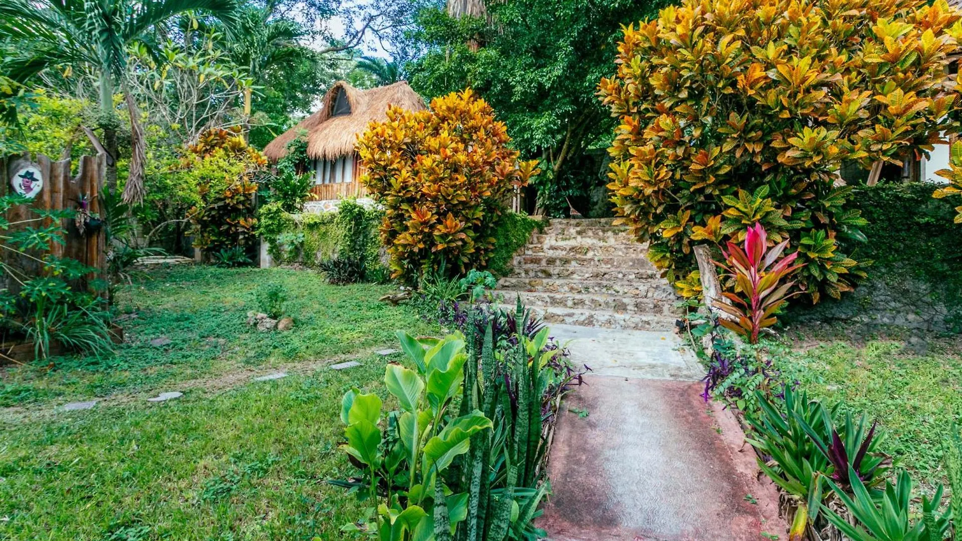 Villa Santuario Lake Front Oasis Bacalar