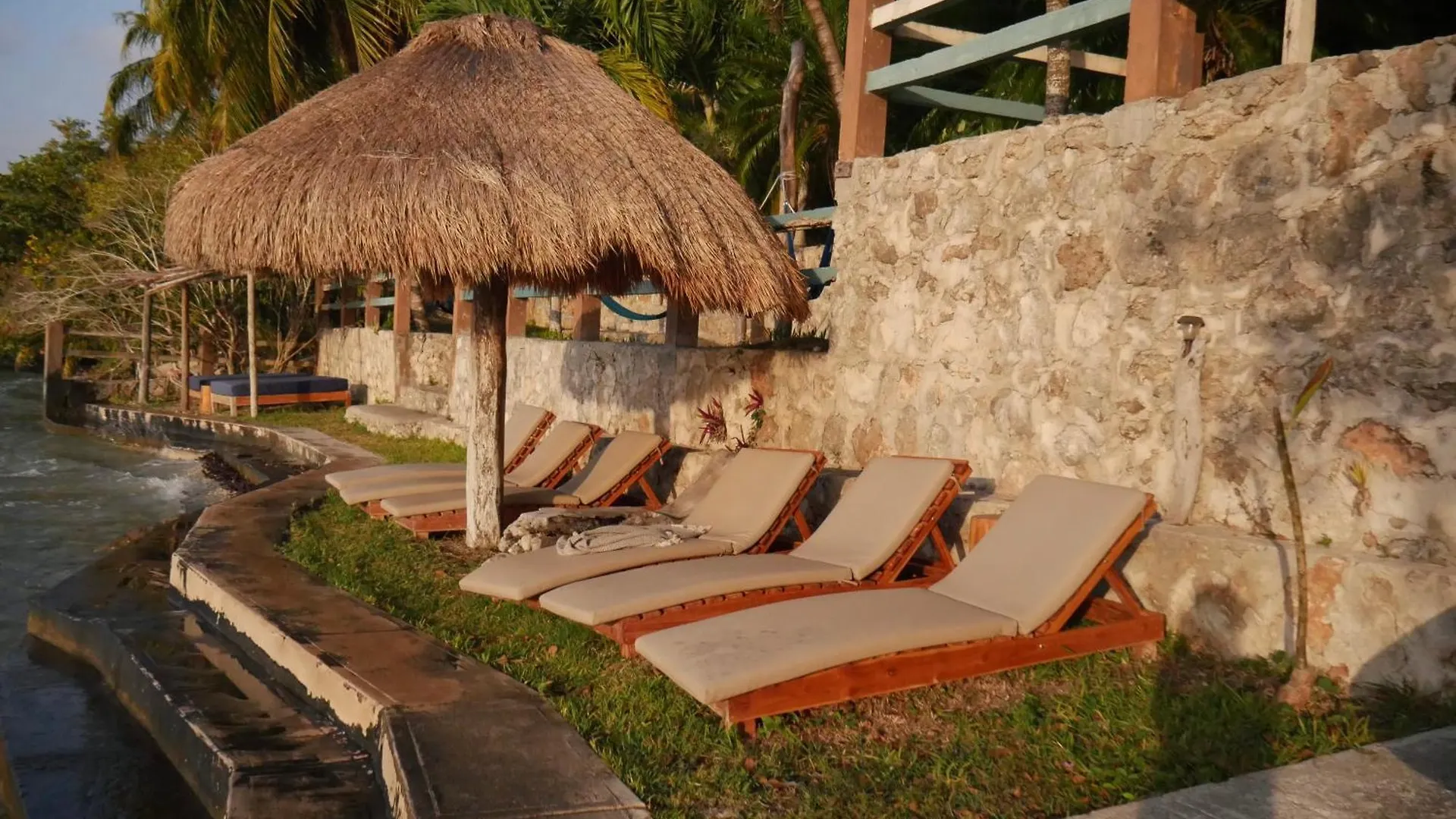 Hotel Villa Santuario Lake Front Oasis Bacalar
